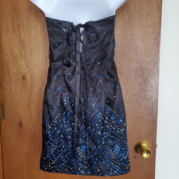 Strapless Homecoming dress - Picture 4 of 8